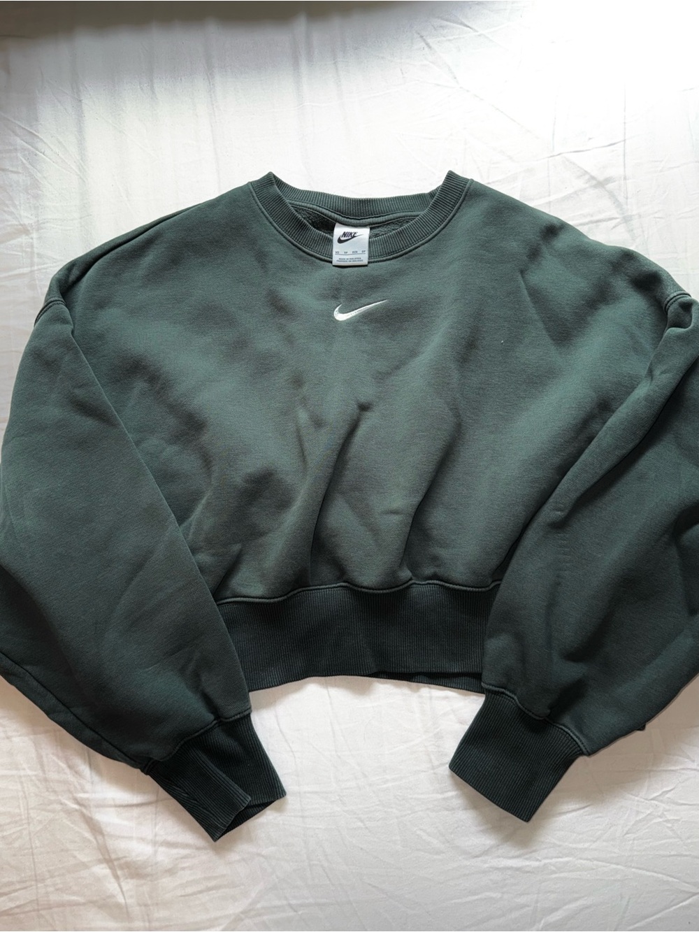 Nike Women’s Forest Green Cropped Crewneck Sweatshirt
